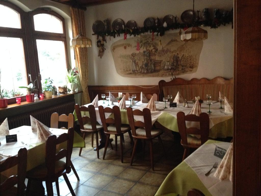 Gasthaus Zum Hirschen Staufen im Breisgau Zewnętrze zdjęcie